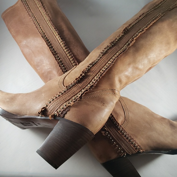 Frye Bella Low Flower Pull-On Boots - Picture 8 of 8